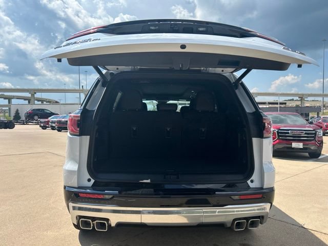 2026 GMC Acadia Denali - Photo 9
