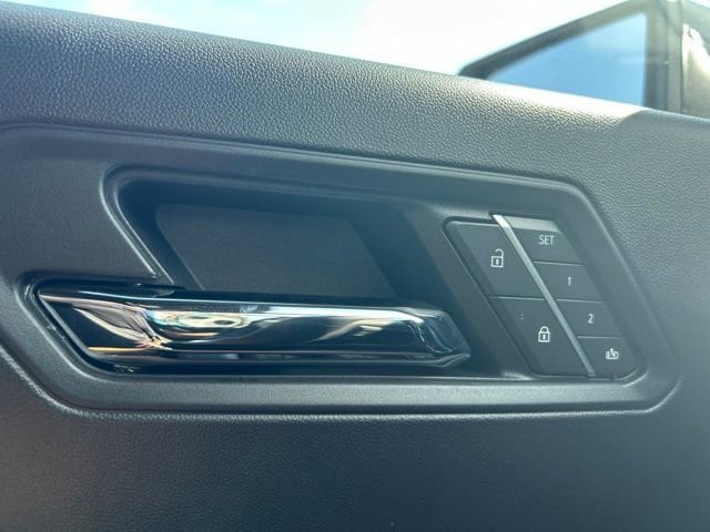 2026 GMC Canyon AT4 - Photo 16