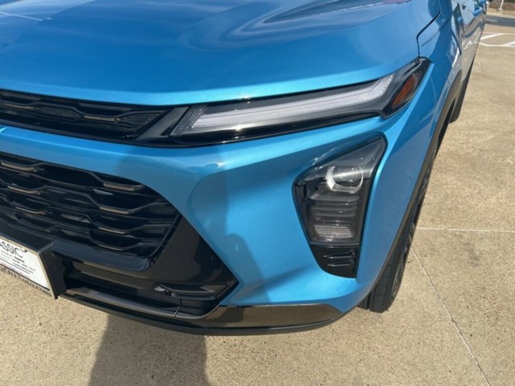 Used 2025 Chevrolet Trax Activ SUV