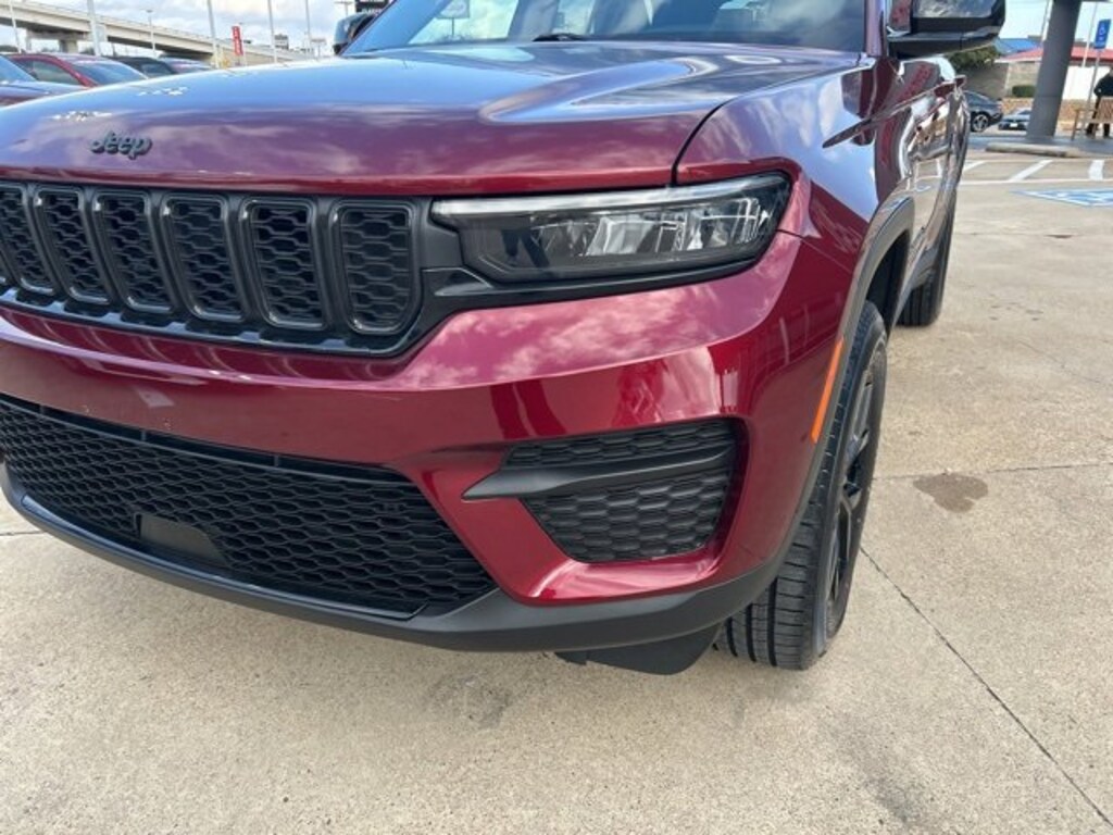 Used 2024 Jeep Grand Cherokee Altitude