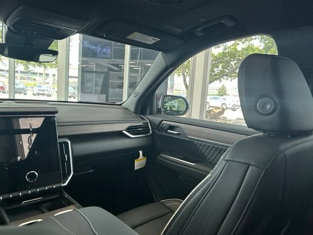 2026 GMC Acadia Denali - Photo 31