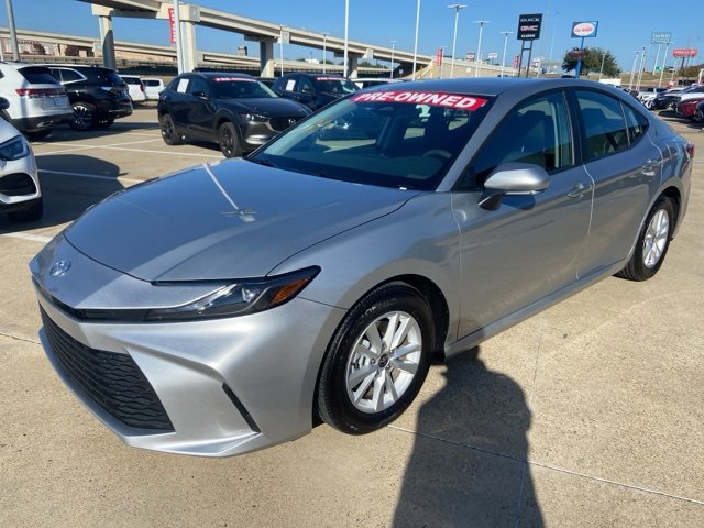 2025 Toyota Camry LE photo 3