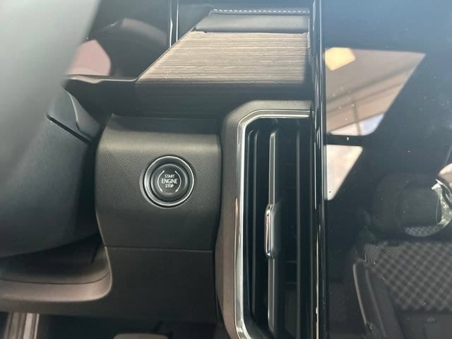 2026 GMC Acadia Denali - Photo 23