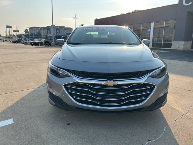 2024 Chevrolet Malibu 1LT photo 2