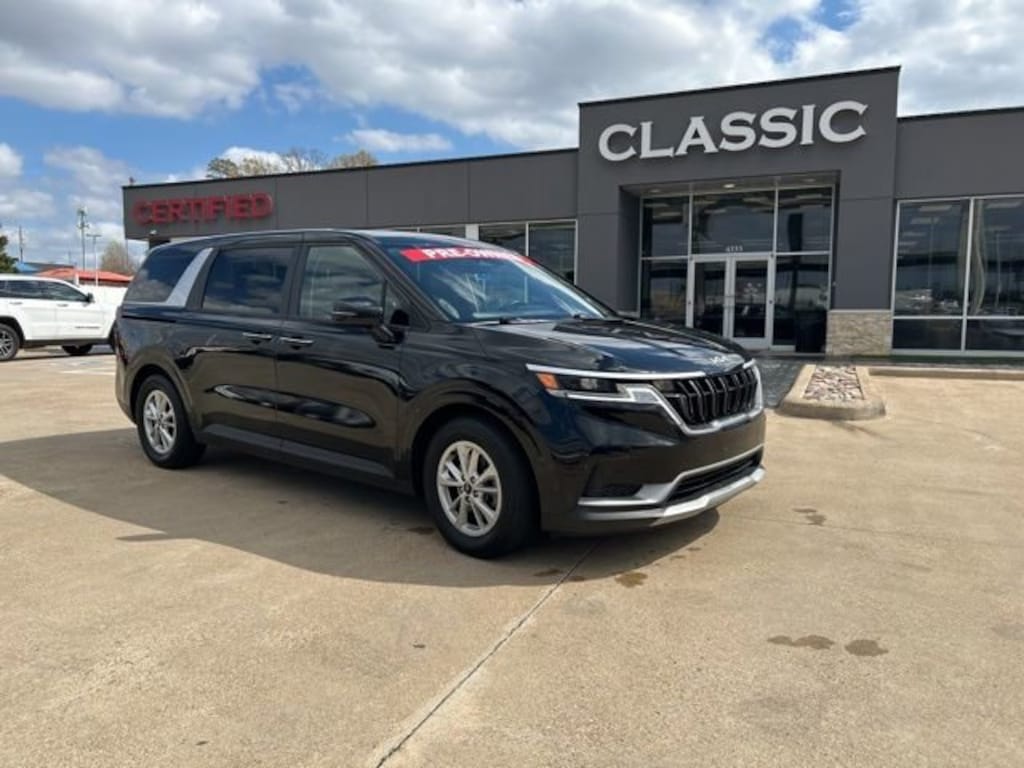 Used 2024 Kia Carnival LX