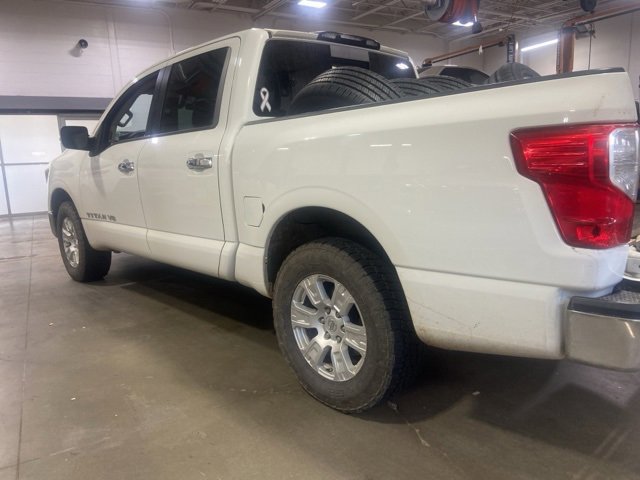 2018 Nissan Titan SV photo 2