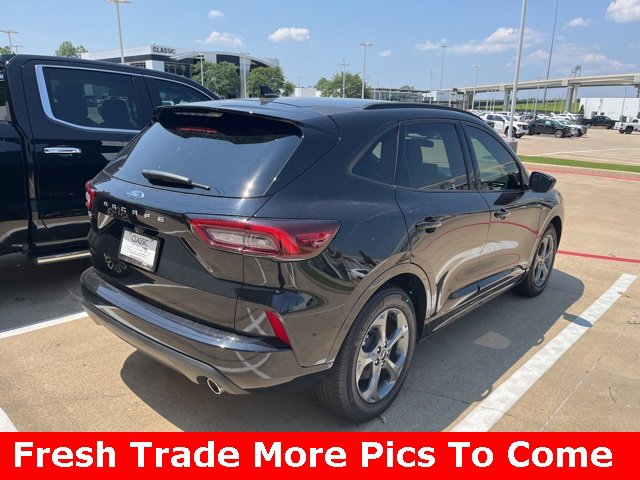 2024 Ford Escape ST-Line photo 4