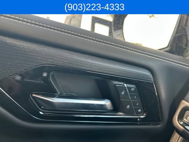 2026 GMC Yukon AT4 Ultimate - Photo 19