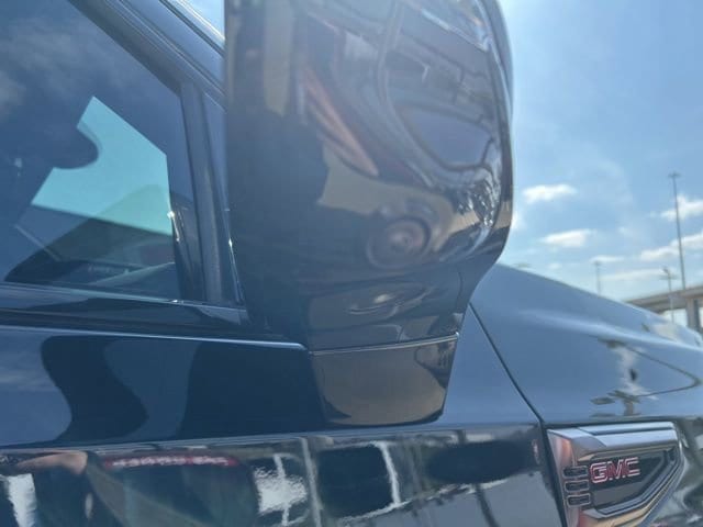 2026 GMC Yukon AT4 Ultimate - Photo 18