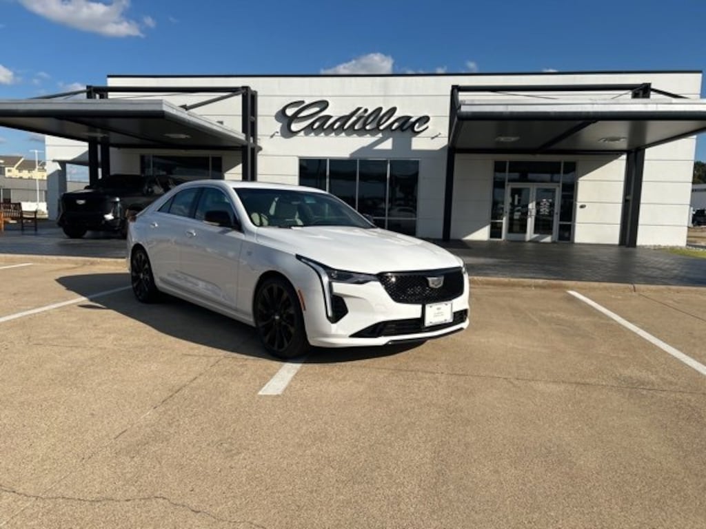 New 2025 CADILLAC CT4 Luxury Sedan