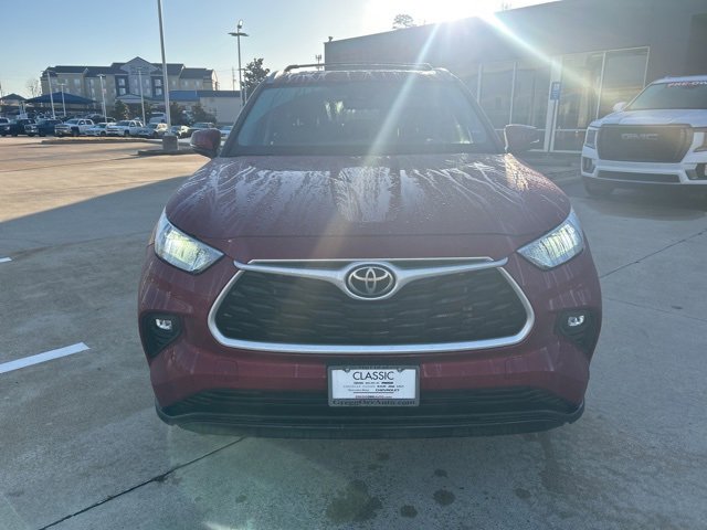 Used 2023 Toyota Highlander XLE with VIN 5TDKDRAH5PS010472 for sale in Texarkana, TX