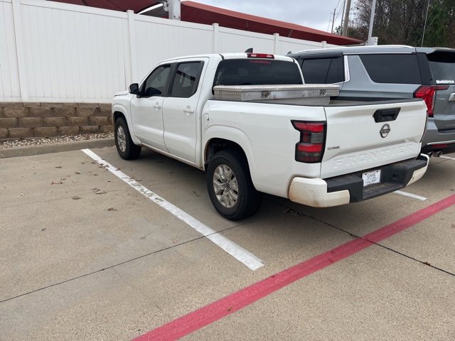2022 Nissan Frontier SV's photo