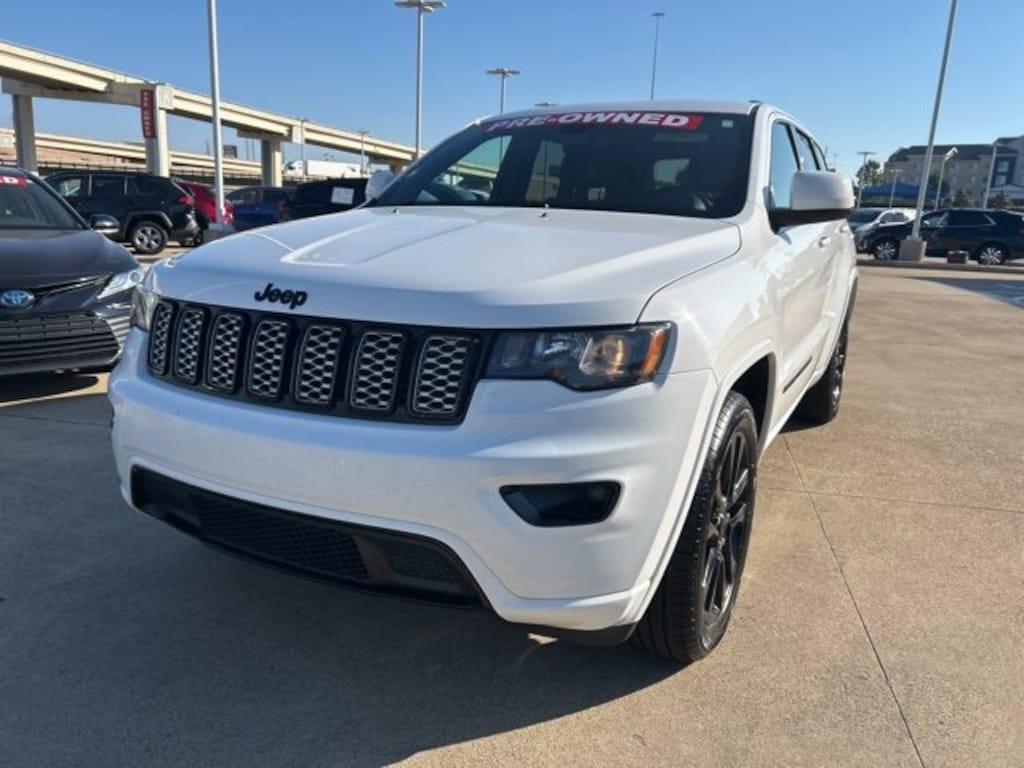 Used 2020 Jeep Grand Cherokee Altitude