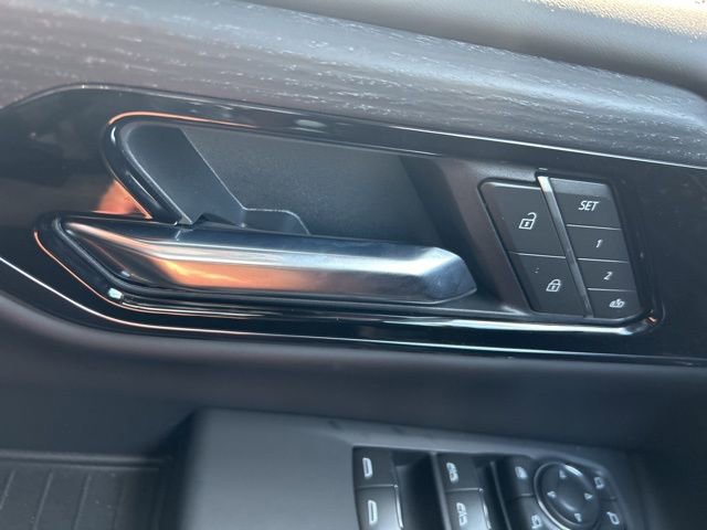 2026 GMC Yukon AT4 Ultimate - Photo 21