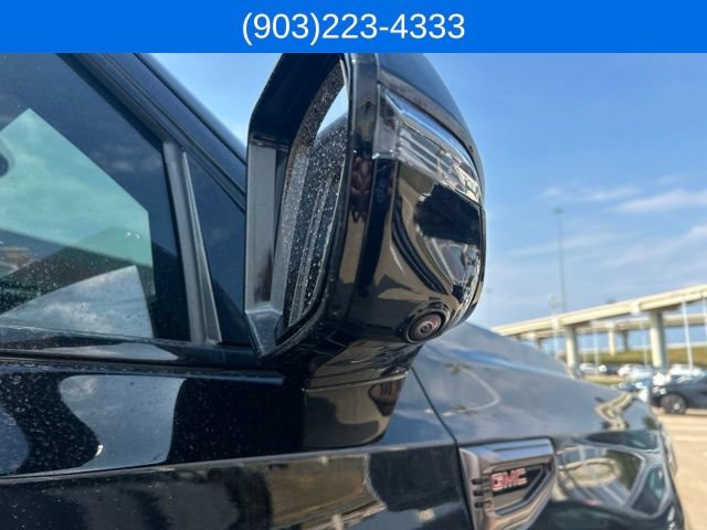 2026 GMC Yukon AT4 Ultimate - Photo 17