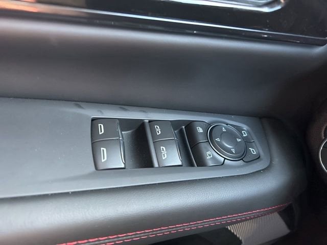 2026 GMC Yukon AT4 Ultimate - Photo 22