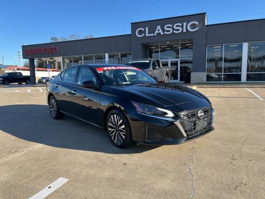Used 2023 Nissan Altima 2.5 SV