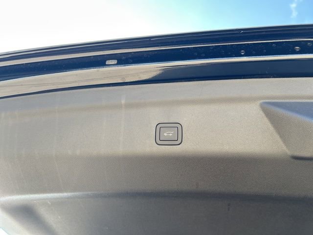 2026 GMC Yukon AT4 Ultimate - Photo 14