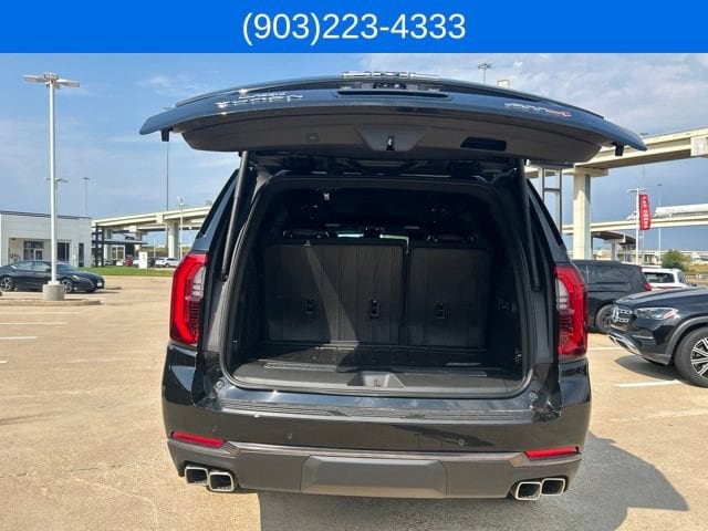 2026 GMC Yukon AT4 Ultimate - Photo 11