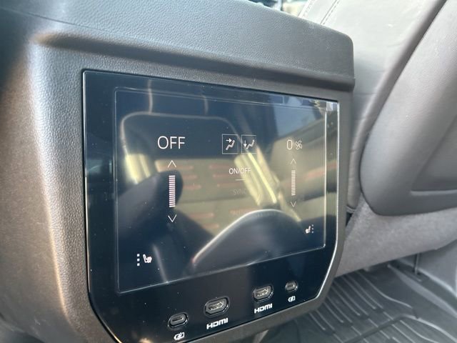 2026 GMC Yukon AT4 Ultimate - Photo 43
