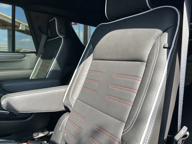 2026 GMC Yukon AT4 Ultimate - Photo 46