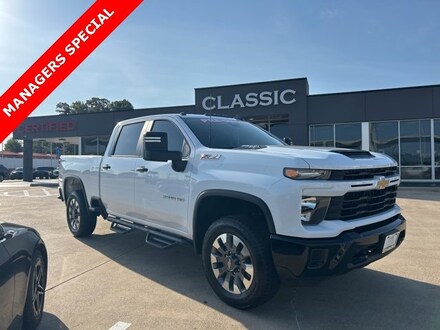2024 Chevrolet Silverado 2500 HD Custom Truck