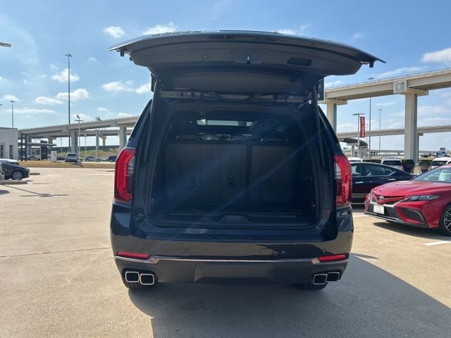 2026 GMC Yukon AT4 Ultimate - Photo 11