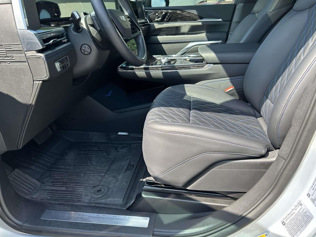 2025 Cadillac Escalade IQ Sport 1 - Photo 20