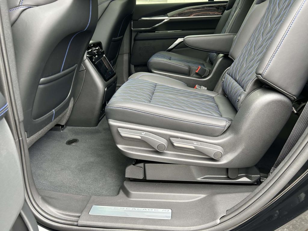2026 Cadillac Escalade IQL Sport - Photo 13