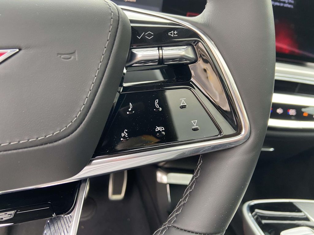 2026 Cadillac LYRIQ V Premium - Photo 25