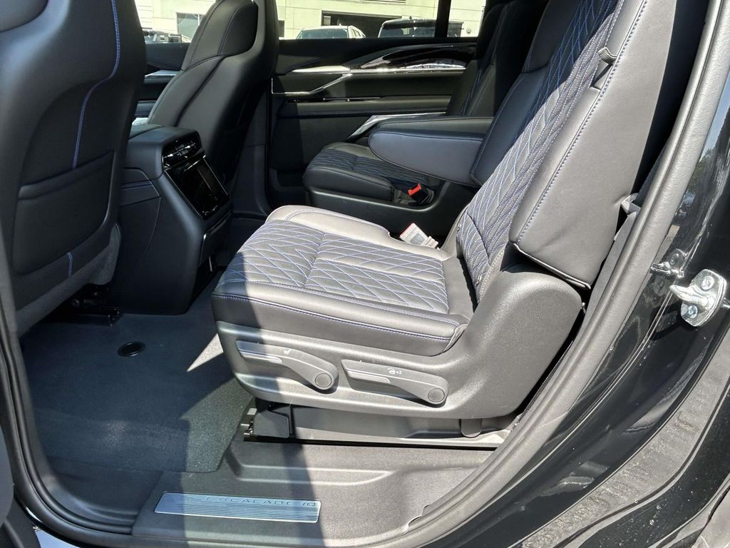 2026 Cadillac Escalade IQ Luxury - Photo 13