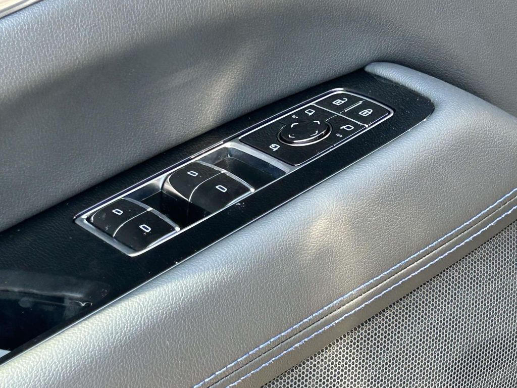 2026 Cadillac Escalade IQ Luxury - Photo 18