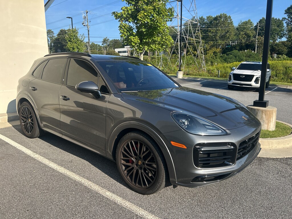 2021 Porsche Cayenne GTS photo 3
