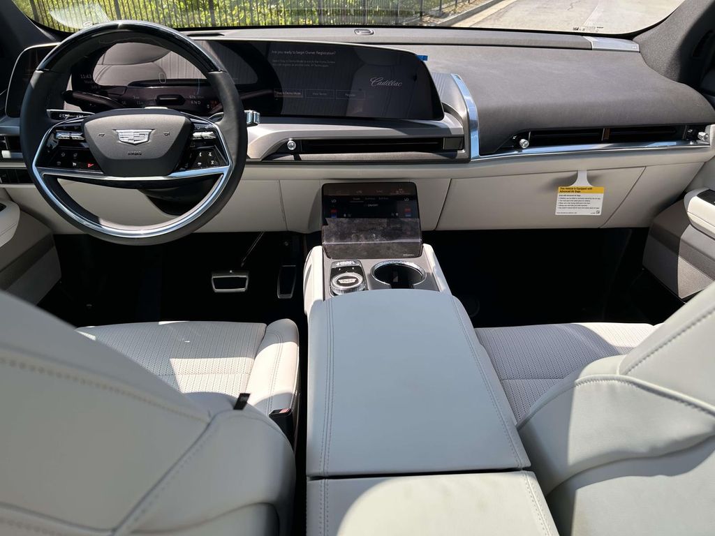 2027 Cadillac VISTIQ Sport - Photo 15
