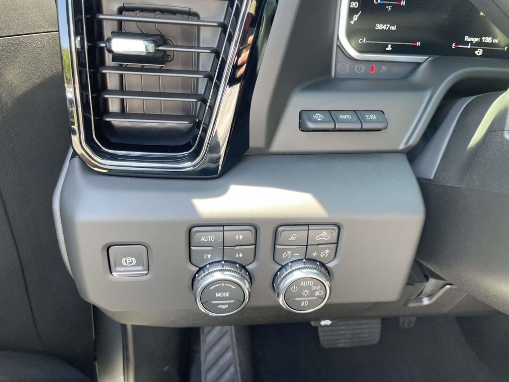2026 GMC Sierra 2500HD AT4 - Photo 20