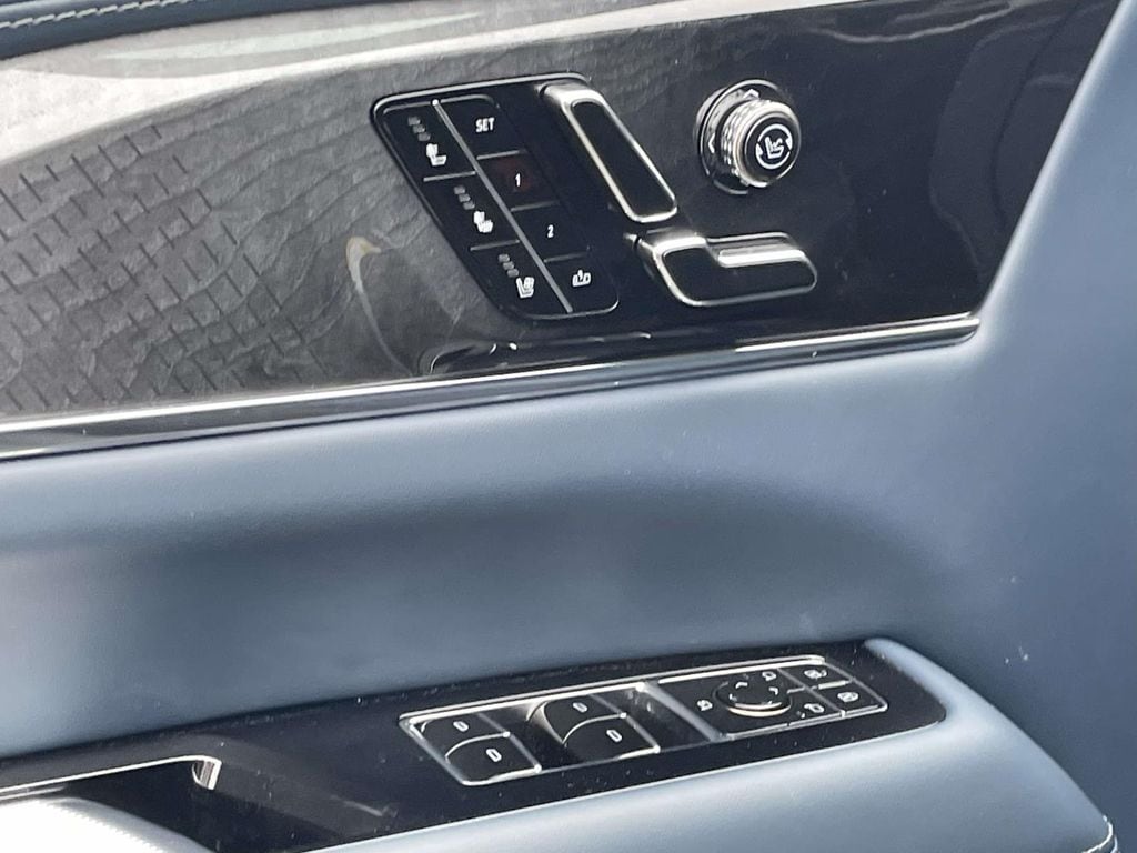 2025 Cadillac Escalade IQ Luxury 2 - Photo 18