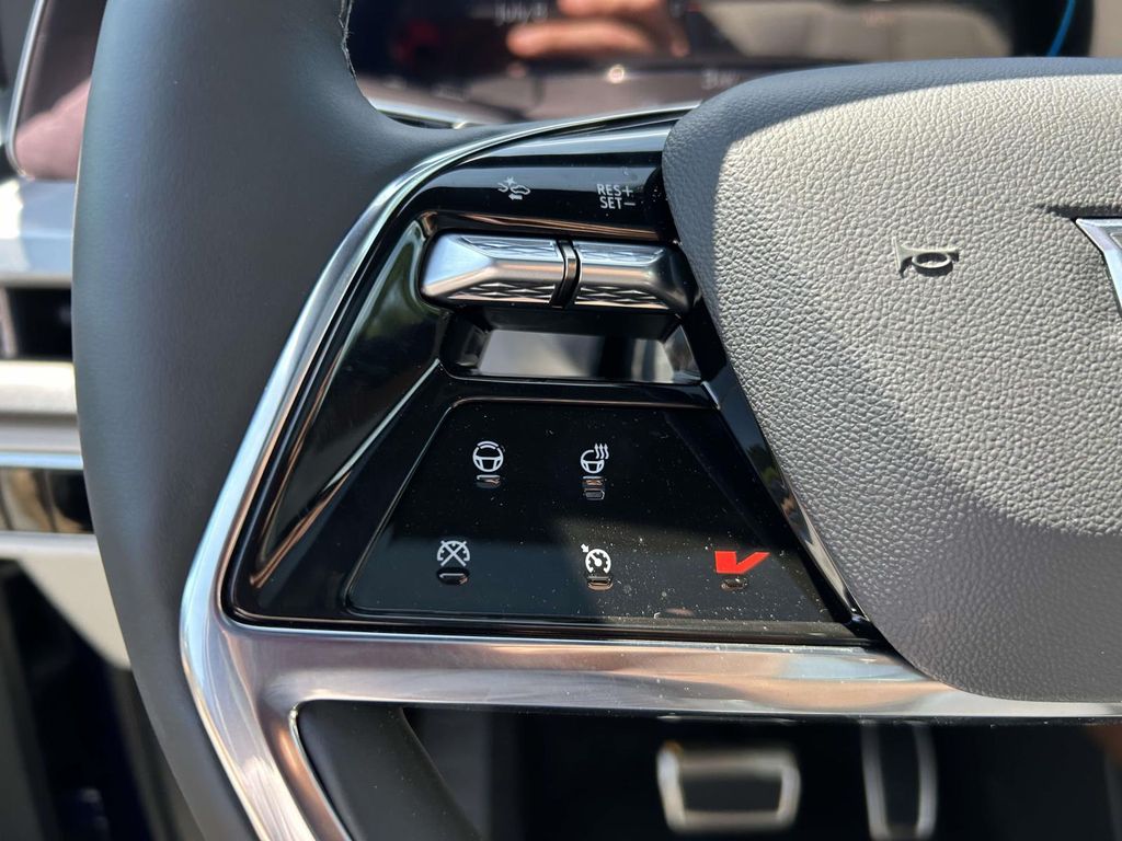 2027 Cadillac VISTIQ Sport - Photo 24