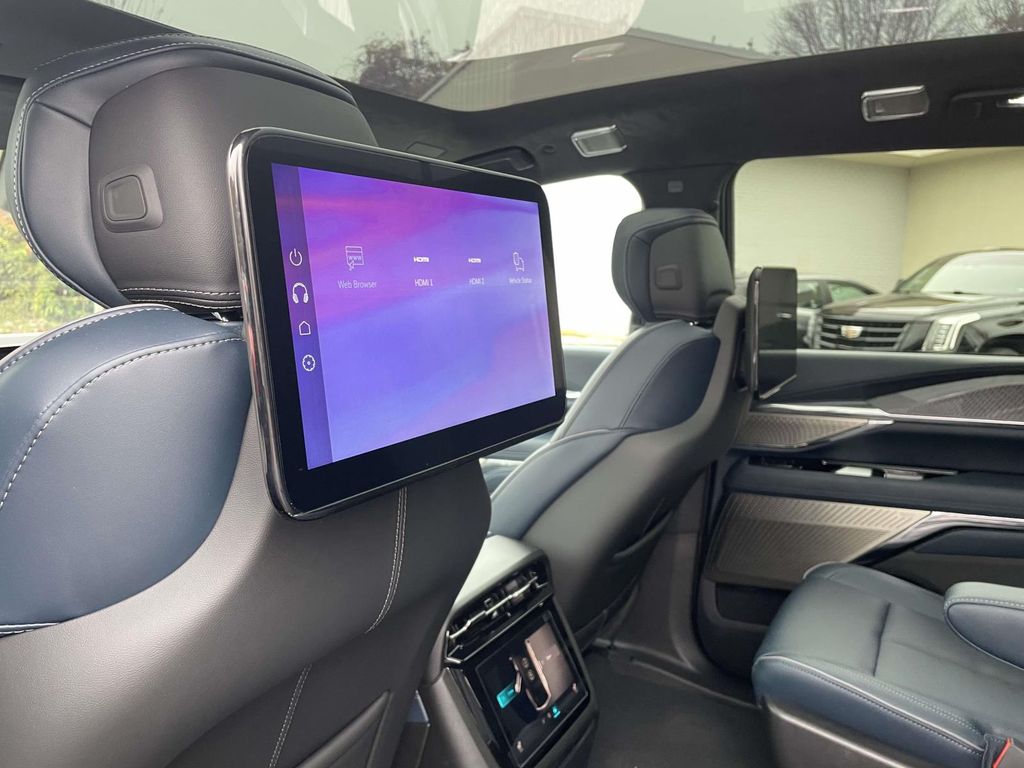 2025 Cadillac Escalade IQ Luxury 2 - Photo 13
