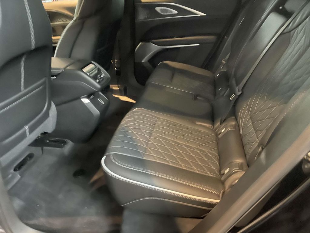 2026 Cadillac LYRIQ V Premium - Photo 11