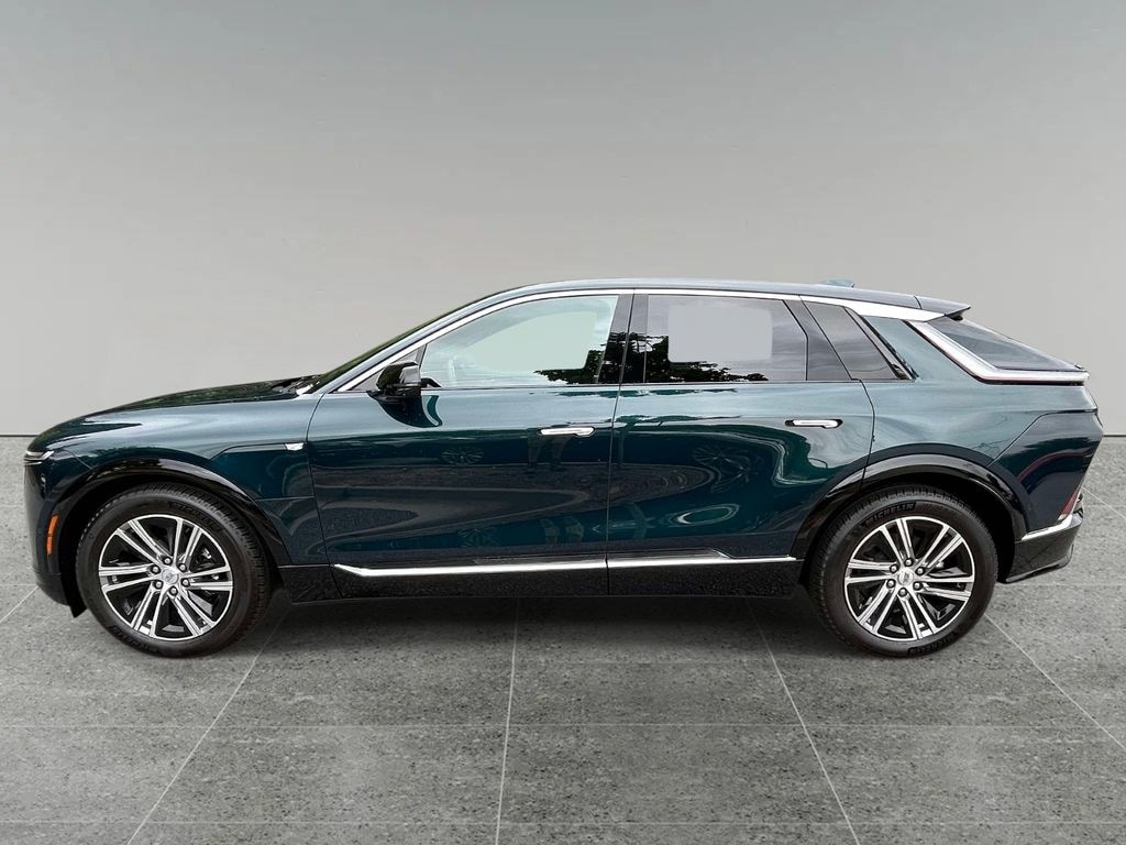 New 2026 CADILLAC LYRIQ Luxury SUV