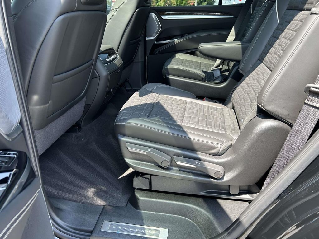 2026 Cadillac Escalade Platinum Sport - Photo 14