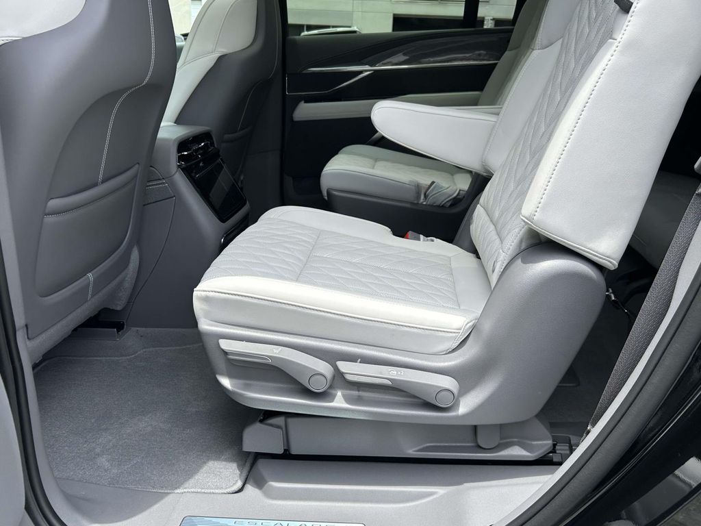 2026 Cadillac Escalade IQ Luxury - Photo 14
