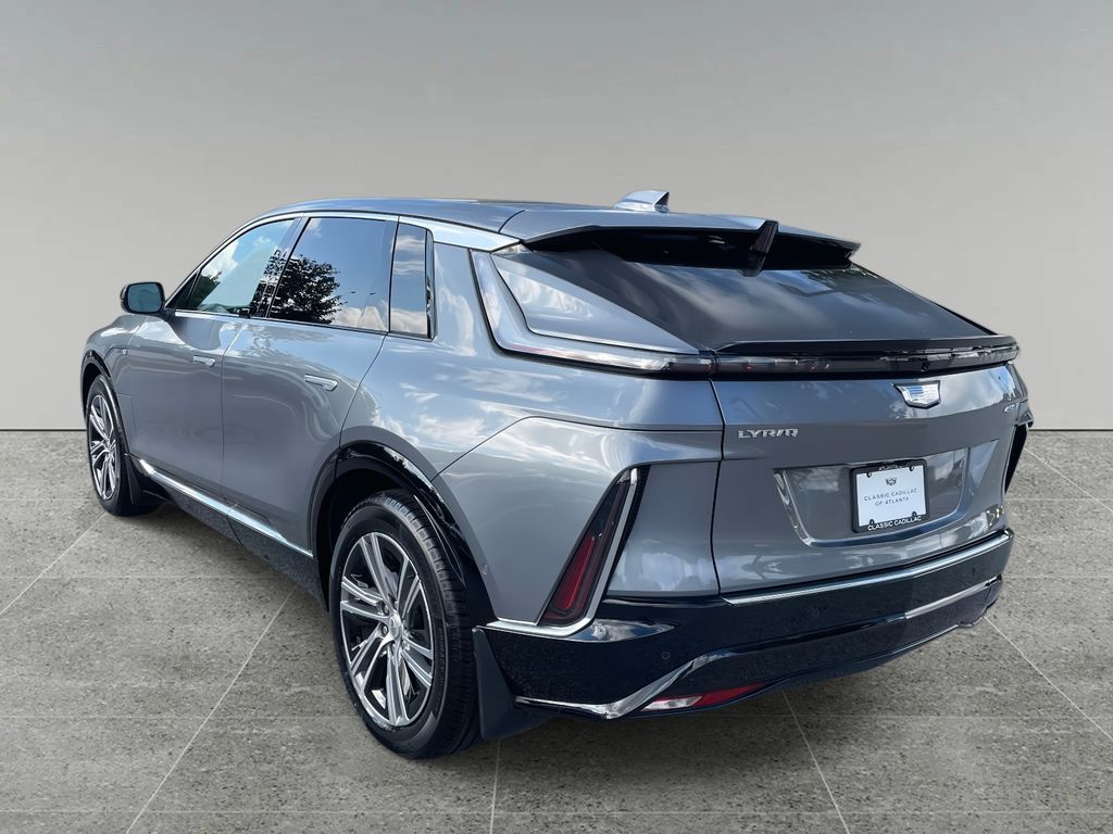 2023 Cadillac Lyriq Luxury photo 3