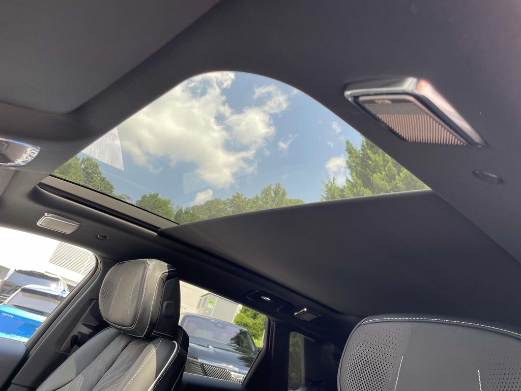 2026 Cadillac LYRIQ V Premium - Photo 21