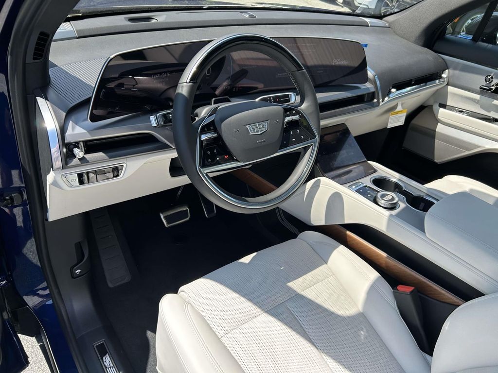 2027 Cadillac VISTIQ Sport - Photo 19