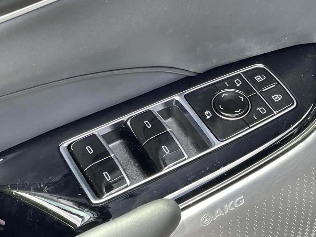 2026 Cadillac LYRIQ V Premium - Photo 17