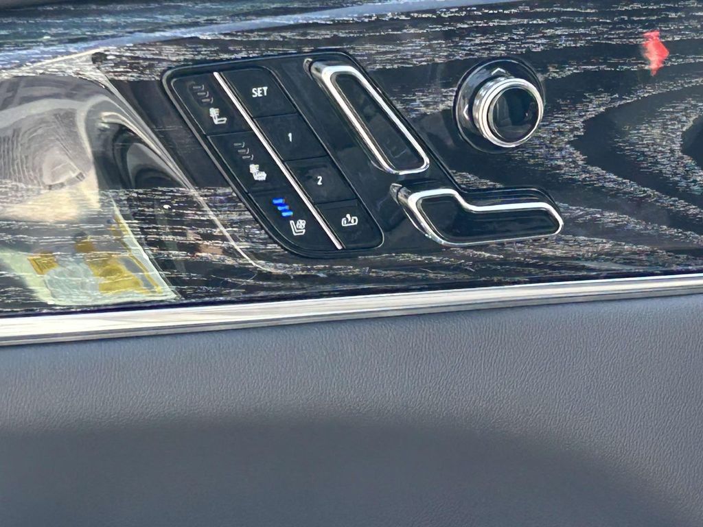 2025 Cadillac Escalade IQ Sport 1 - Photo 16