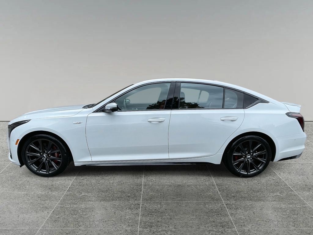2026 Cadillac CT5 V photo 2