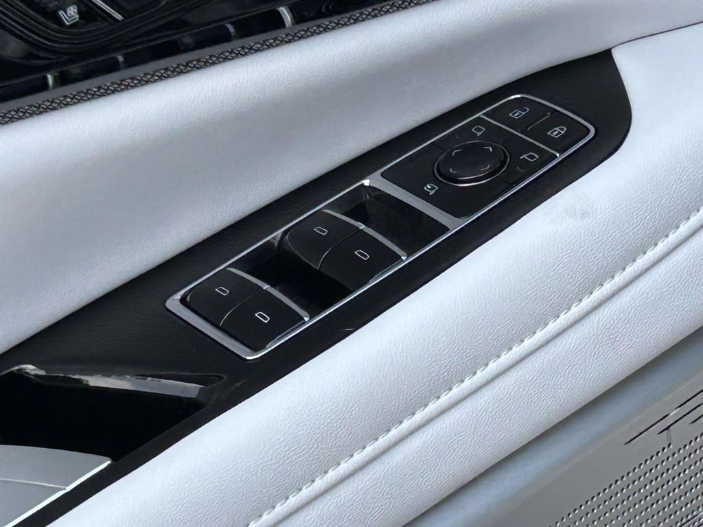 2026 Cadillac OPTIQ Premium Sport - Photo 17