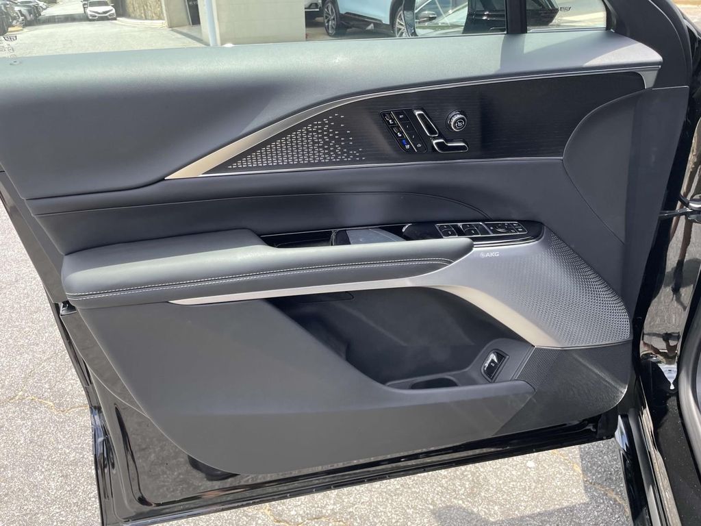 2026 Cadillac LYRIQ V Premium - Photo 15